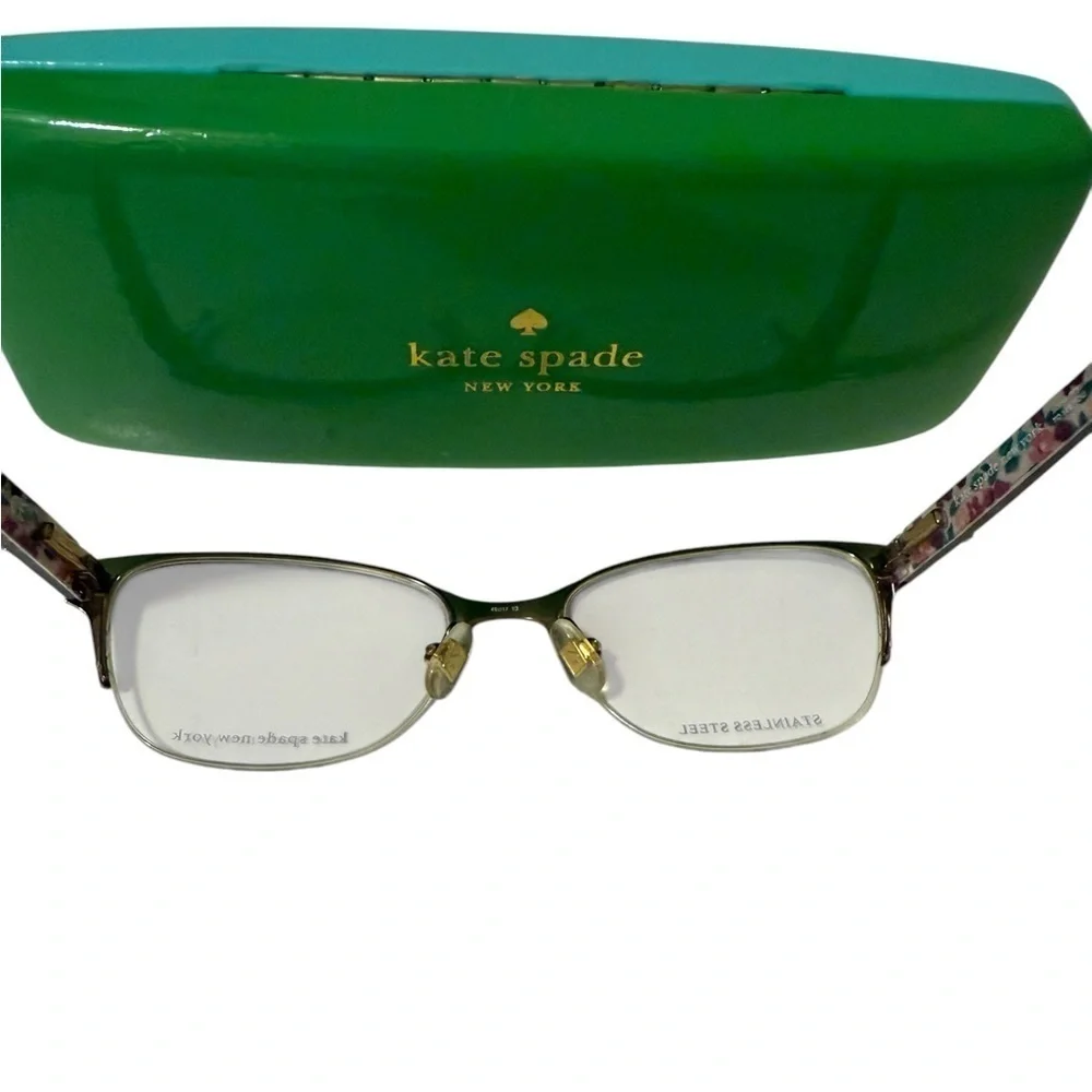 Kate Spade Tortoise Shell eyeglasses with Green Case. New naver used